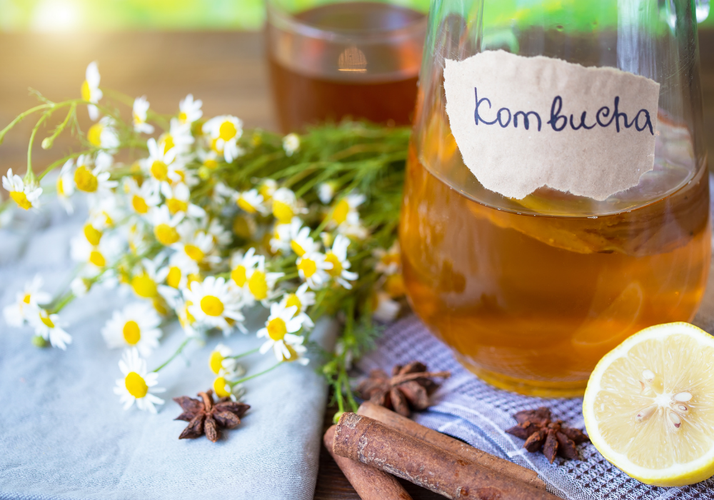 MAKE YOUR OWN KOMBUCHA IN 3 EASY STEPS!